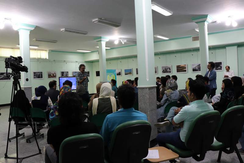در اولین روز جشنواره منطقه‌ای «آگِر» برگزار شد: نشست تخصصی «عکاسی مردم‌نگاری» با حضور حسن غفاری